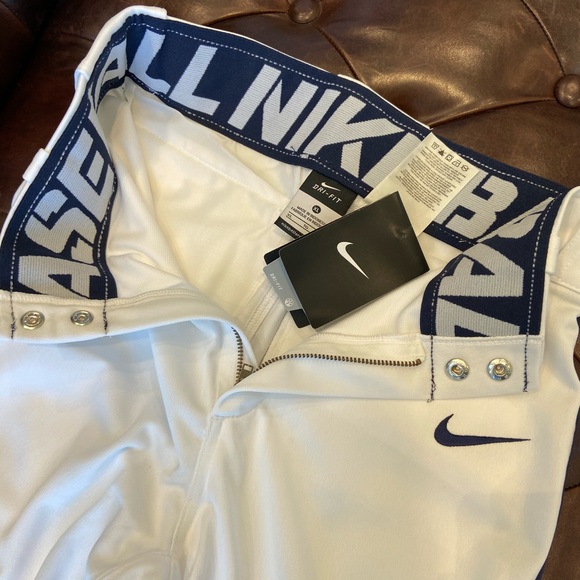 Nike White Pants please make a counter offer 👌💕 - Picture 6 of 6